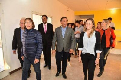 En clave Pro y con dos a�os y medio de demora, Ponce inaugur� una obra que empez� con Cristina