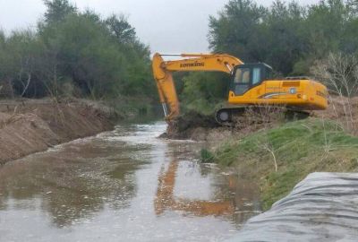Trabajan en el sistema de canales de Lafinur, Las Palomas y Los Cajones