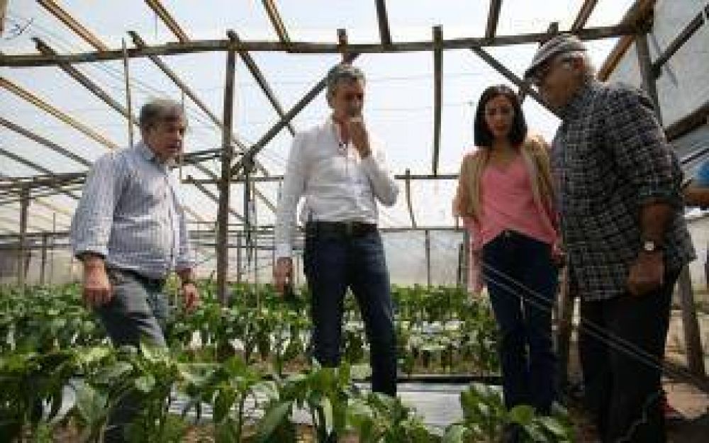 Randazzo visit� una quinta de agricultura familiar y se comprometi� a trabajar en el tema