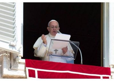 El Papa en el �ngelus: Seamos la vi�a que el Se�or plant� por el bien de todos