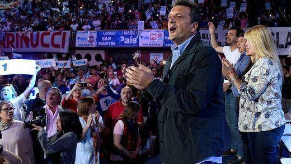 En San Mart�n, Sergio Massa present� a los candidatos de la Primera Secci�n Electoral