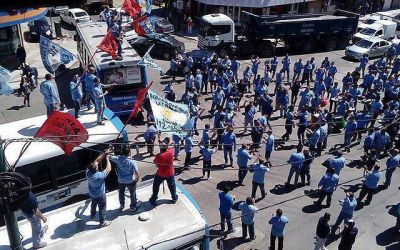 Por falta de pagos, sigue el conflicto en Expreso Lomas