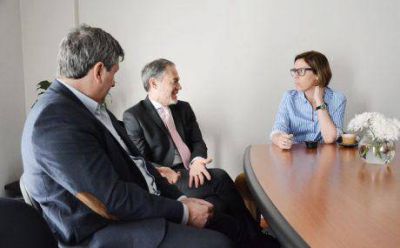 Firman convenio para optimizar pol�ticas de transparencia en procesos de obras p�blicas en provincia de Buenos Aires