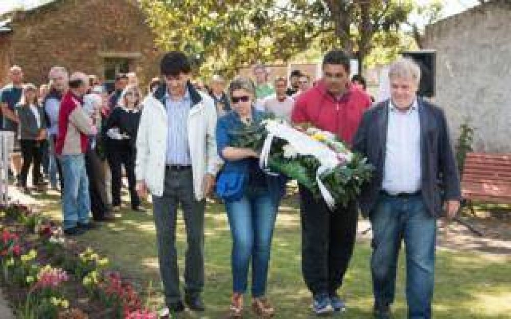Roque P�rez: El legislador porte�o Gustavo Vera se afili� al PJ en la casa natal de Per�n