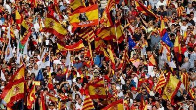 Catalu�a podr�a declarar este martes la independencia y Madrid se prepara para responder