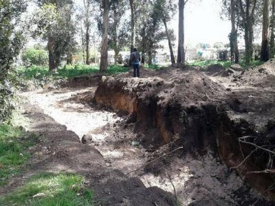 Vecinos de Monte Varela frenan una obra que realizaba Obras Sanitarias