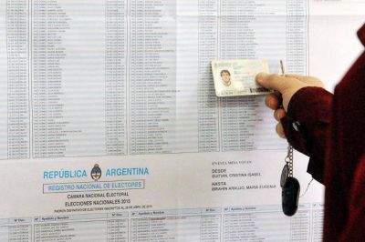 Los intendentes que juegan a no perder sus pueblos
