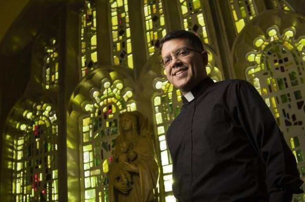 Un neurocientfico de Yale decidi cambiar de carrera, ahora es sacerdote