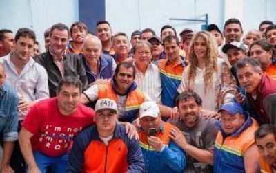 Lan�s: Grindetti y Toty Flores se reunieron con barrenderos municipales del distrito