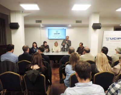 Vilma Baragiola se reuni� con empresarios en UCIP