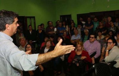 Capitanich anunci� 12 cuadras de pavimento para Villa Elisa