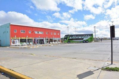 Sin colectivos de larga distancia por retenci�n de tareas de la UTA