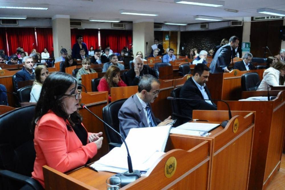 Diputados: interpelarn al ministro Ral Chico