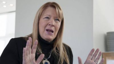 Acorralada por las encuestas, Stolbizer se peroniza para gambetear el discurso derrotista en 1Pas