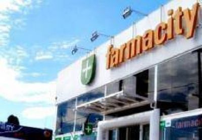 Farmac�uticos sampedrinos presentes en reclamo a la Corte Suprema contra el desembarco de Farmacity