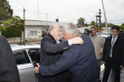 Verna inaugur� obras en Metileo