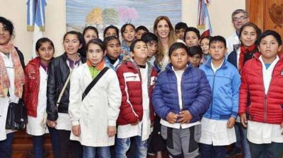 La gobernadora recibi� a alumnos de escuelas de Melero y A�atuya