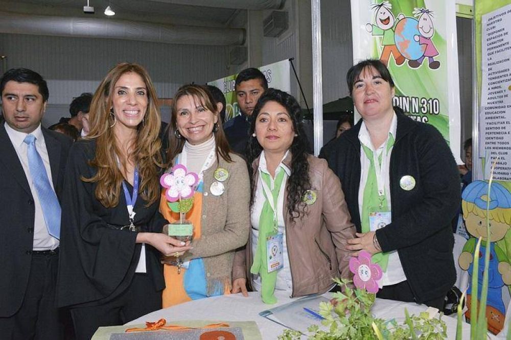 La Gobernadora visit la XIV Feria Provincial de Ciencia y Tecnologa en el Nodo Tecnolgico