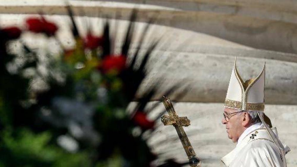 El Papa: no a la necedad de quien no escucha a Dios y se corrompe