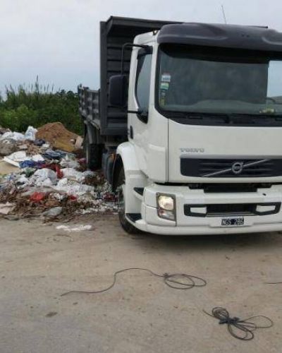 Secuestraron un cami�n que arrojaba basura en Quilmes