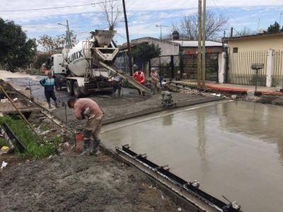 El Municipio de Lomas refuerza el plan de asfalto en los barrios