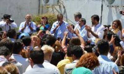 Mart�nez cerr� campa�a junto a Marcos Pe�a y Paredes Urquiza