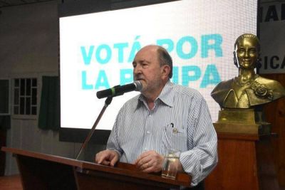 �Nos quieren dejar sin plata para que no podamos pagar los sueldos ni hacer obras�