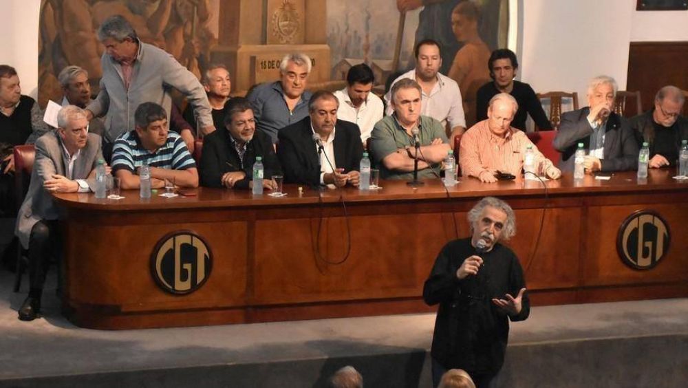 Con murales y crisis de liderazgo, la CGT hizo un festejo del 17 descafeinado