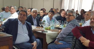 El heredero de Venegas dice que la CGT qued� en consensuar la reforma laboral