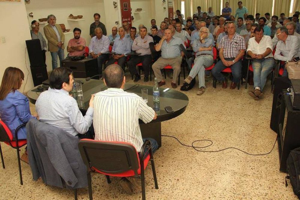 Fuerte respaldo de los productores de las Asociaciones de Riego al Dr. Zamora
