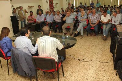 Fuerte respaldo de los productores de las Asociaciones de Riego al Dr. Zamora