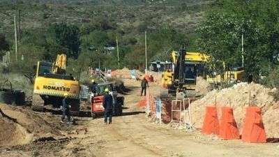 Comenzaron a colocarse las ca�er�as que llevar�n gas al sur de Carlos Paz
