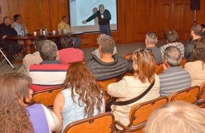 Cooperativa sac� 50 toneladas de basura del sistema cloacal de Trelew