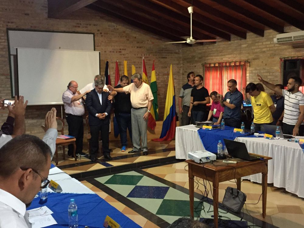 En la Asamblea de la Alianza Evangélica Latina el ministro de Educación paraguayo habló sobre avance de ideología de género