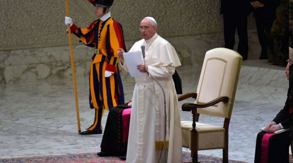 El Papa vuelve a pedir la plena comunin de los cristianos al reunirse con metodistas