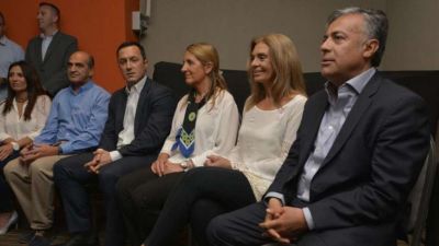 Camino a las elecciones con cierres de campa�a suspendidos y algunos �camuflados�