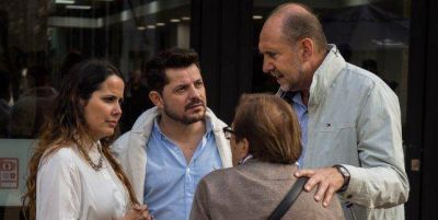 Castell� junto a Perotti: 