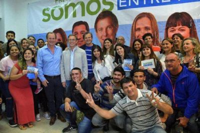 Gustavo Bordet cerr� la campa�a del PJ entrerriano