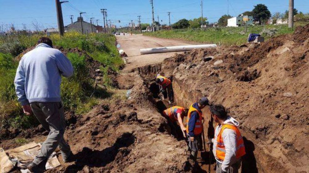 Instalan nuevos sumideros en 91 y 44 para mejorar los desag�es pluviales