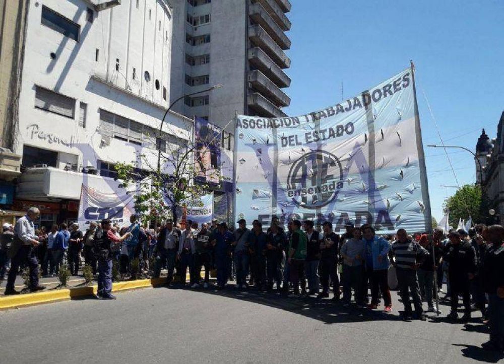 Astillero Ro Santiago: en una jornada de lucha, los trabajadores le exigen a Vidal que apueste a la industria nacional