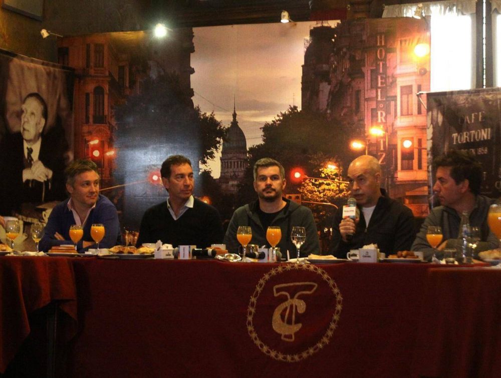 Sugestiva ausencia de Carri� en el desayuno de Larreta y Marcos Pe�a