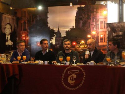 Sugestiva ausencia de Carri� en el desayuno de Larreta y Marcos Pe�a