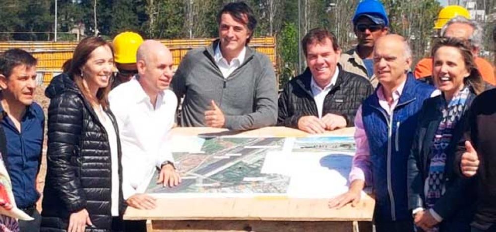 Tras la victoria, Vidal recorri las obras del Puente Lacarra