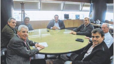 Triaca cit� a la CGT para negociar el cap�tulo laboral de los cambios