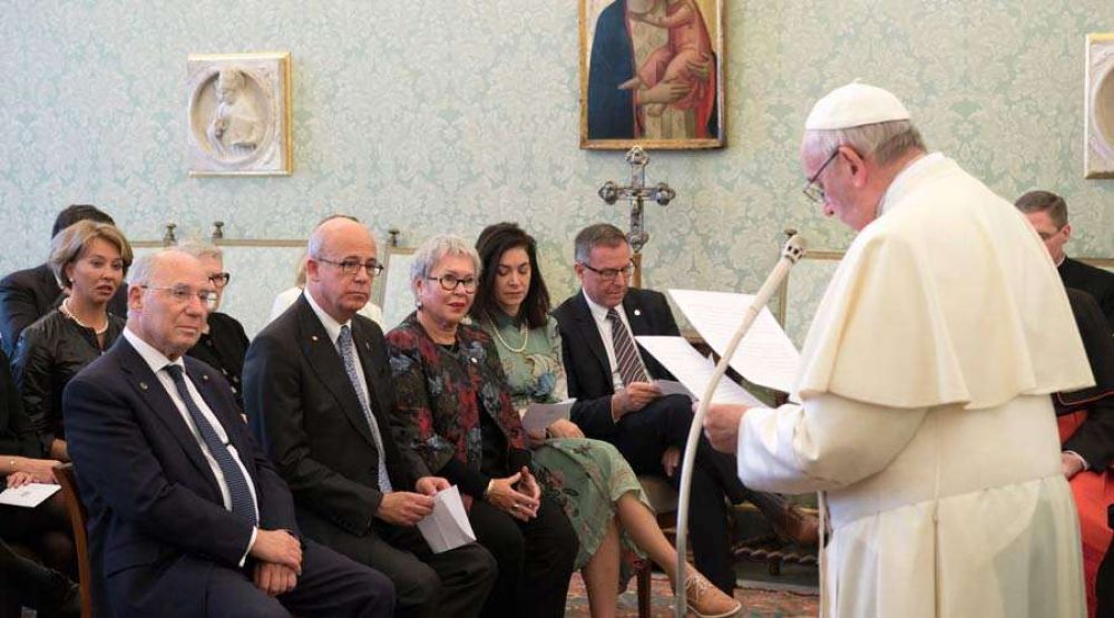 Ciencia y conocimiento deben caminar juntos, recuerda el Papa Francisco