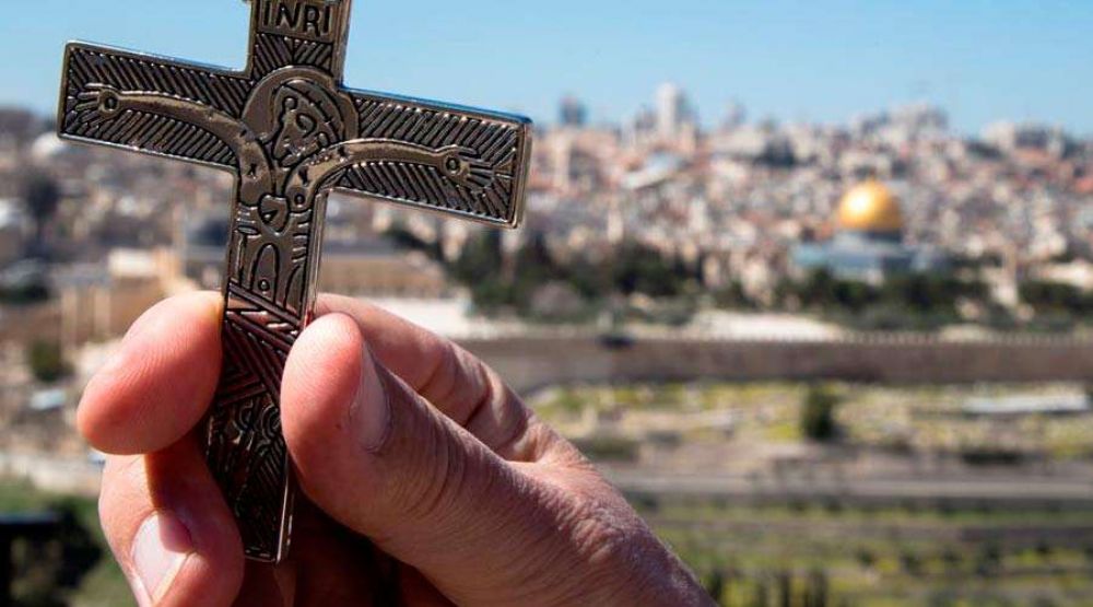 El Papa lanza un mensaje a los cristianos de Tierra Santa y pide el fin de la violencia