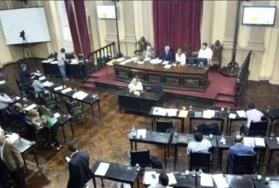 Silencio de diputados oficialistas y duras declaraciones de la oposici�n