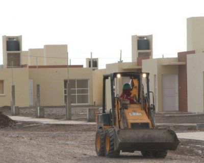 La mitad de las casas del IPV no tiene la escritura y salen a regular la situaci�n