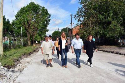 Recorrida por las obras que se llevan adelante en el barrio G�emes