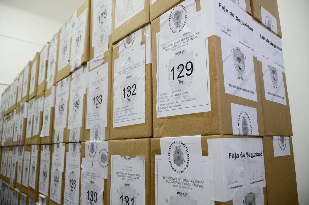 Arranc� el escrutinio final con sospechas en algunos telegramas